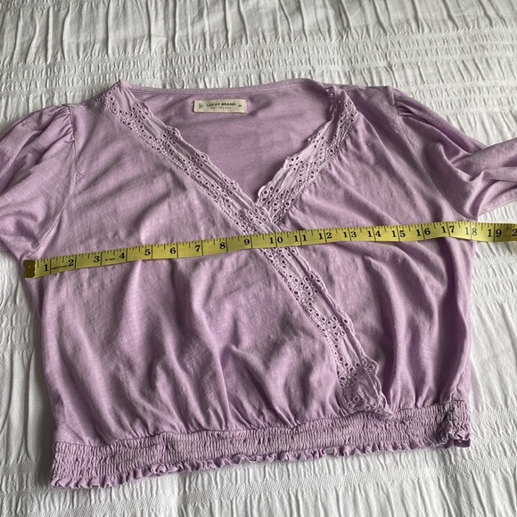 Lucky Brand 🍀 lilac blouse with balloon sleeves. Eyelet edging on faux wrap. XS - Picture 8 of 11